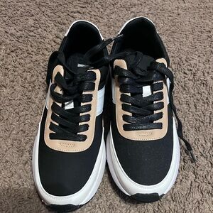 Dolce Vita Stylish Black and Tan Women’s Sneakers